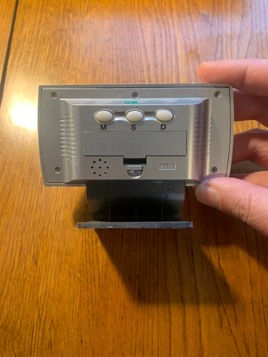 Battery operated alarm clock image indicator(2)