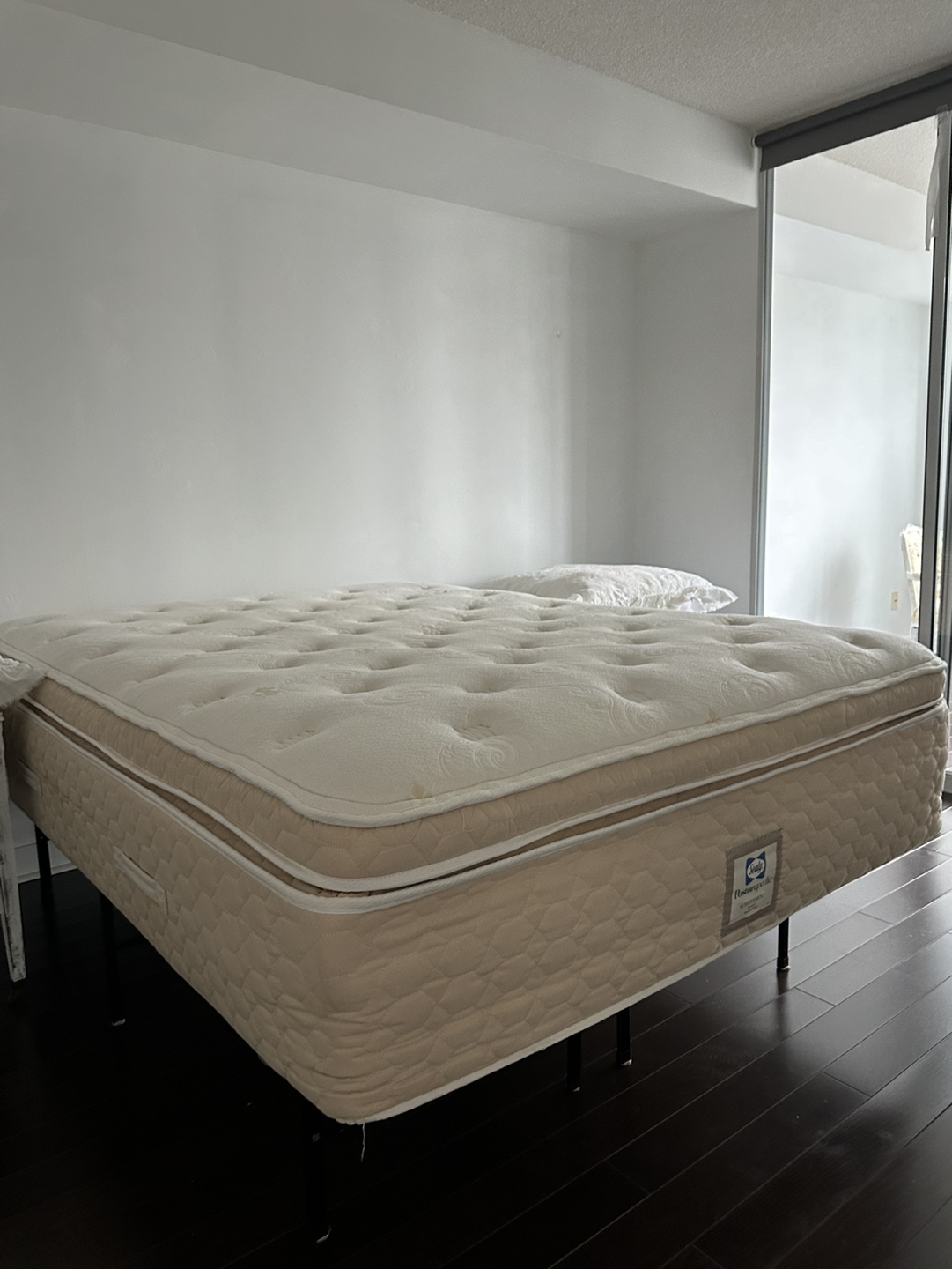 Sealy Queen Mattress - photo 3