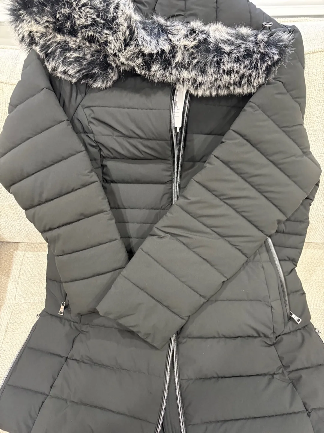 Black Puffer Jacket with Faux Fur Hood image indicator(6)