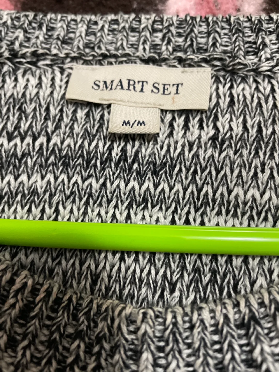 Like new cropped  Sweater size M image indicator(3)