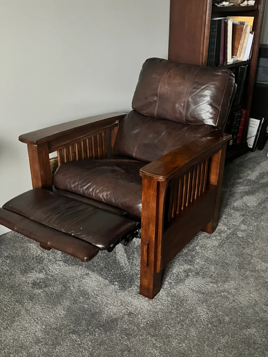 Leather Recliner image indicator(2)