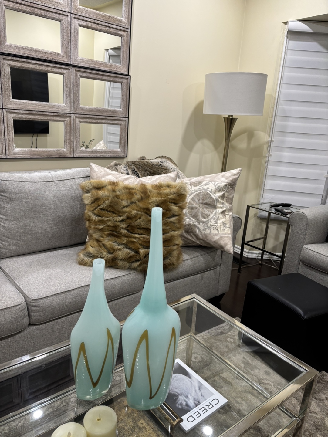 2-piece set of decorative home decor vases - photo 2
