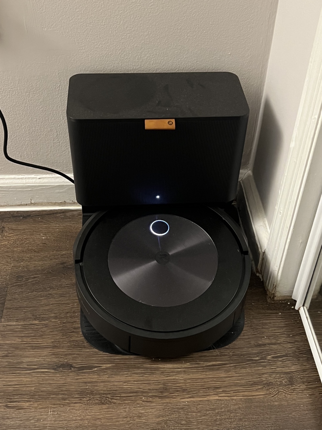 Robot Vacuum and Charging Station