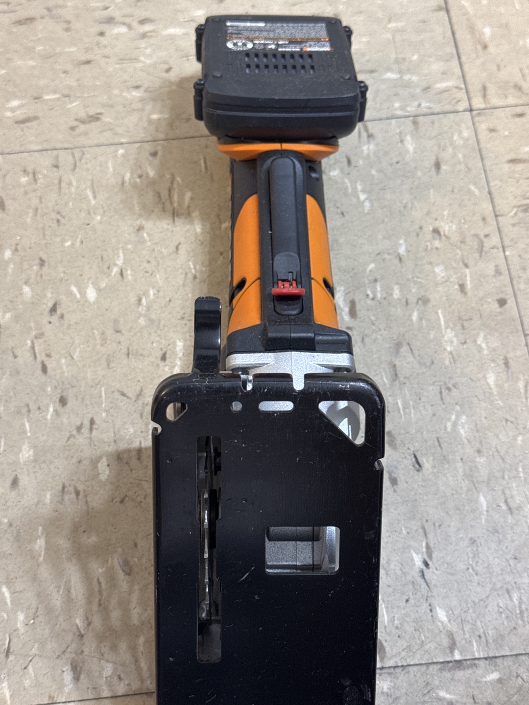 Worx 20V Power Share Cordless Circular Saw - photo 3