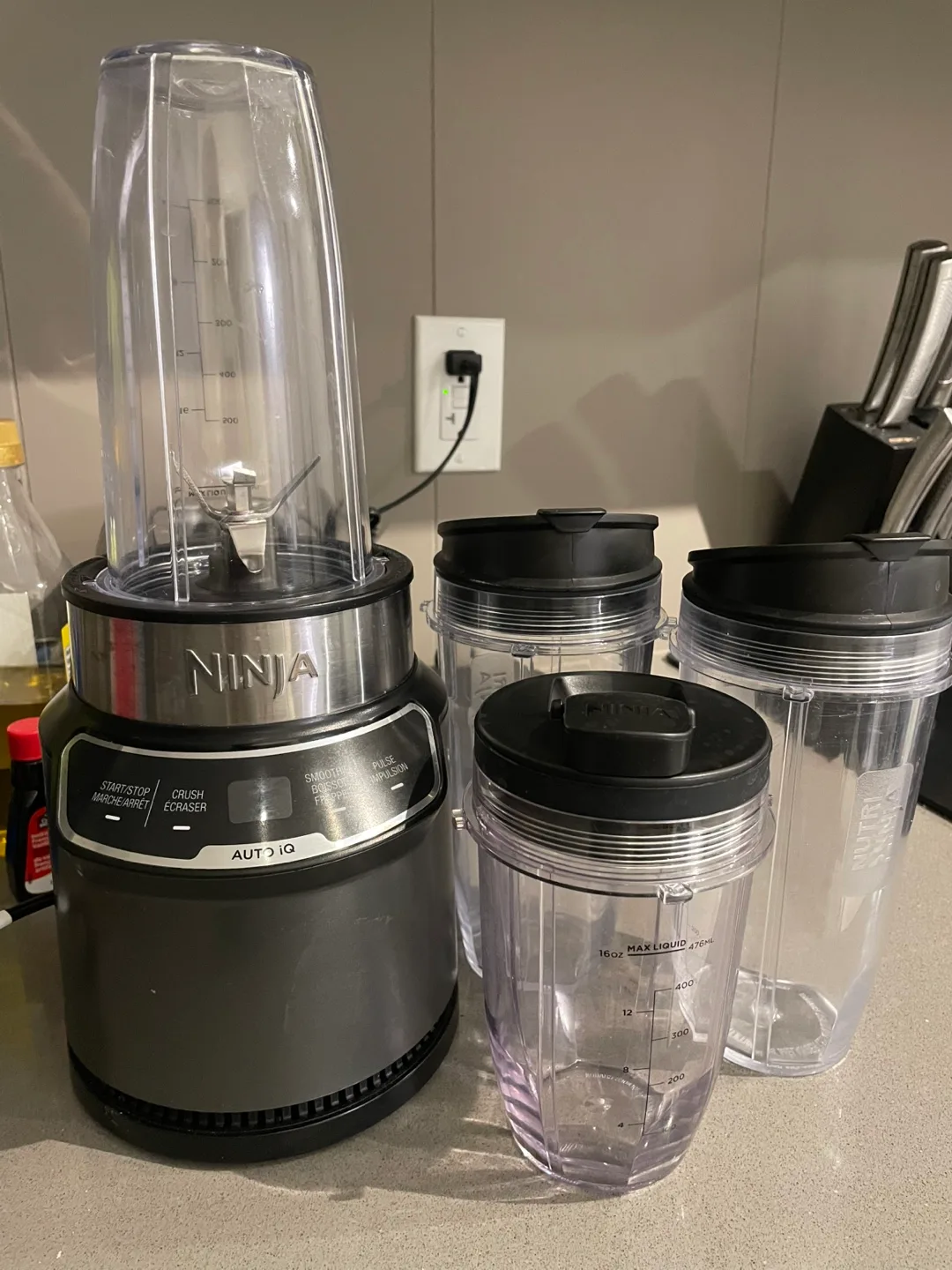 Ninja Auto IQ Blender w/ 2 extra tumblers thumbnail