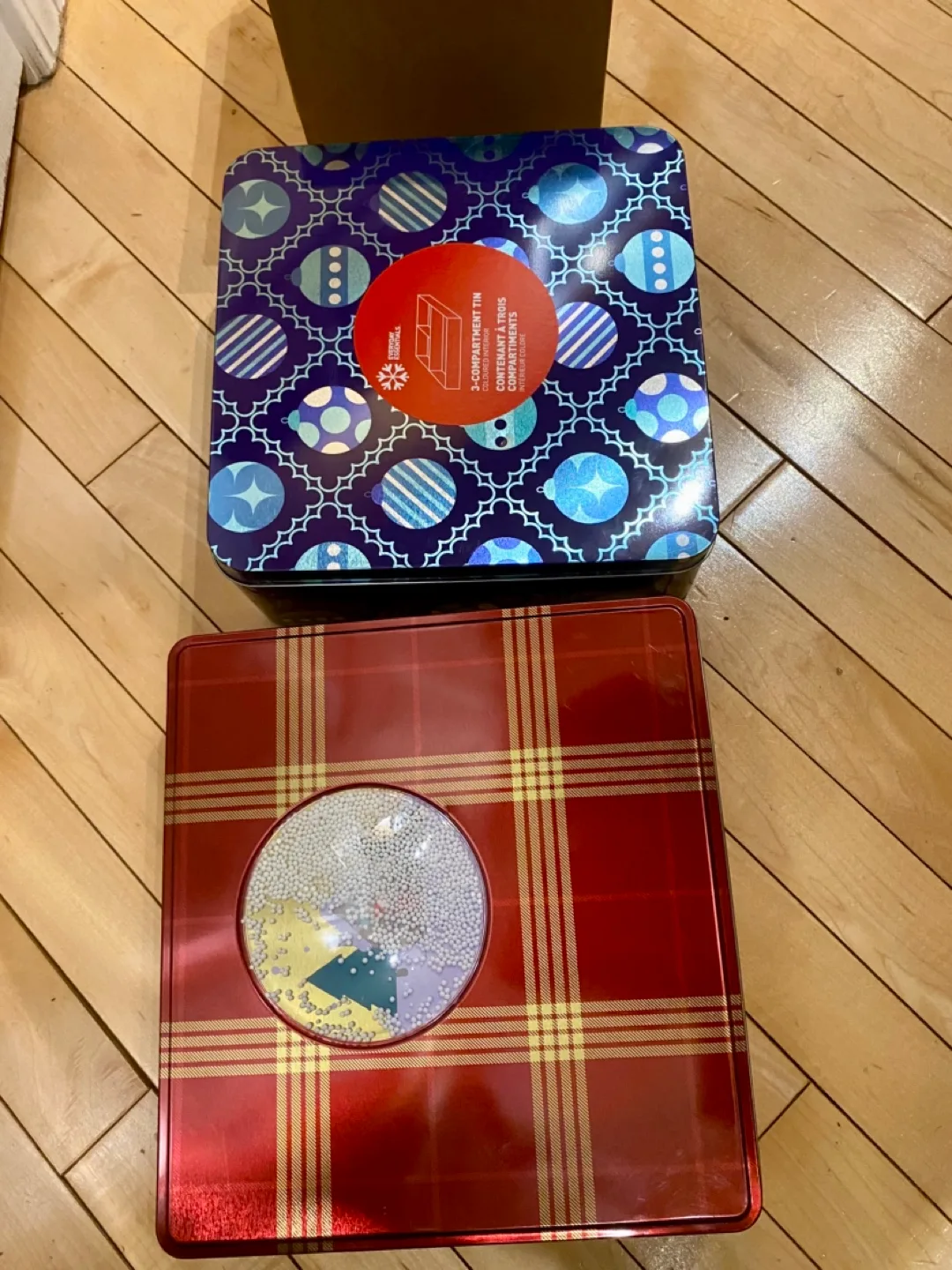 Brand new Set of 3 Christmas Tins image indicator(4)