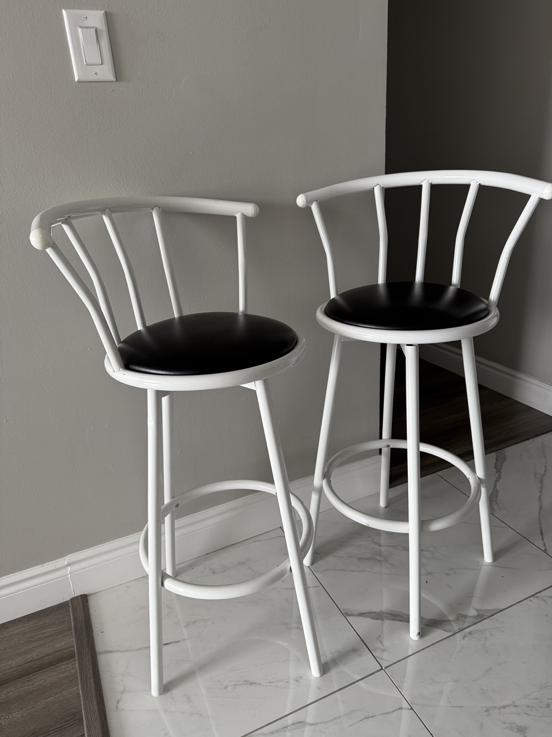 Urgent move out sale!!!!!!! Set of 2 White Bar Stools