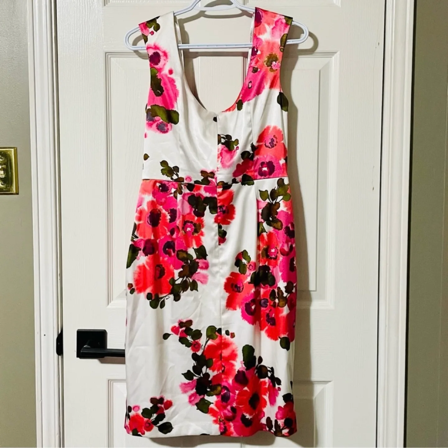 Maggy London Beautiful Floral Dress image indicator(5)