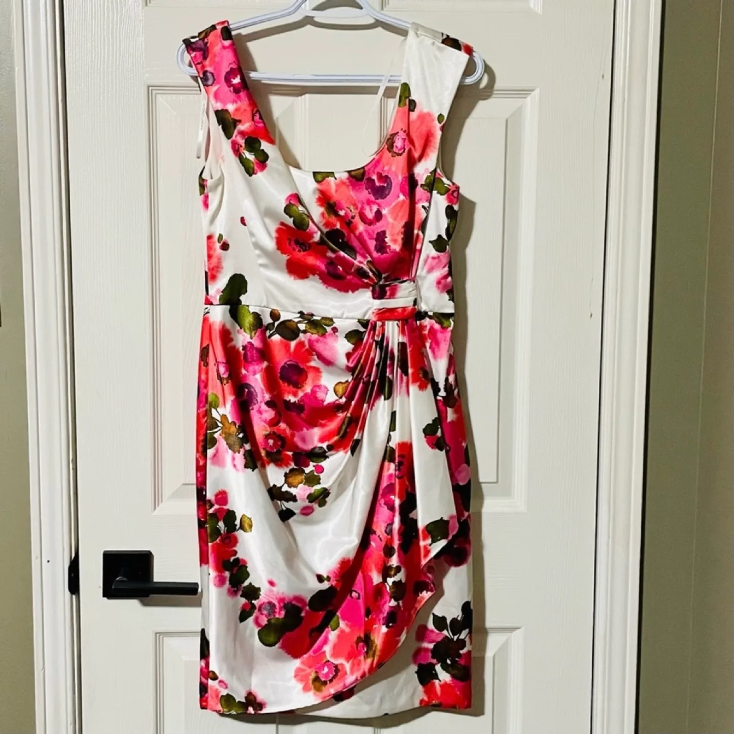 Maggy London Beautiful Floral Dress image indicator(2)