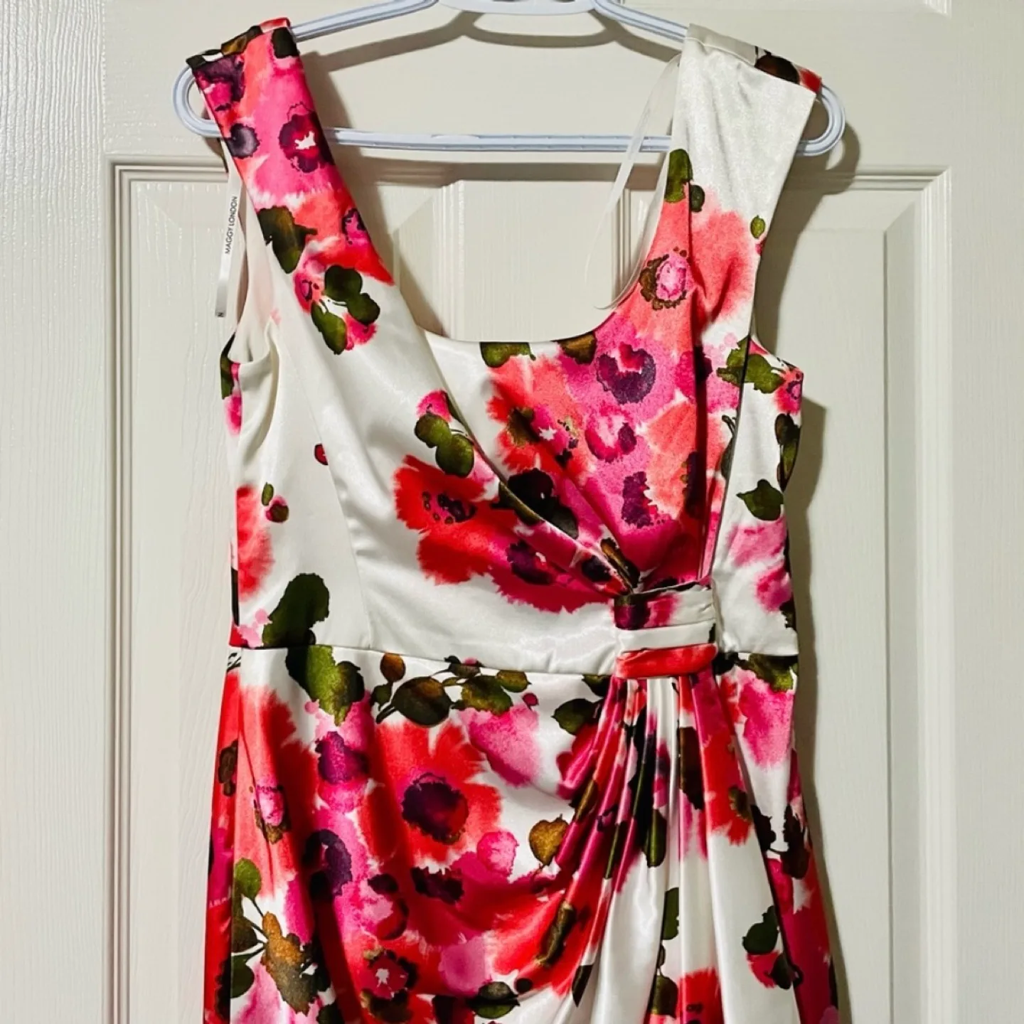 Maggy London Beautiful Floral Dress image indicator(3)