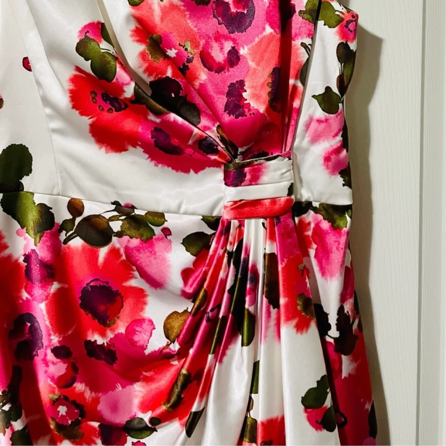 Maggy London Beautiful Floral Dress image indicator(4)