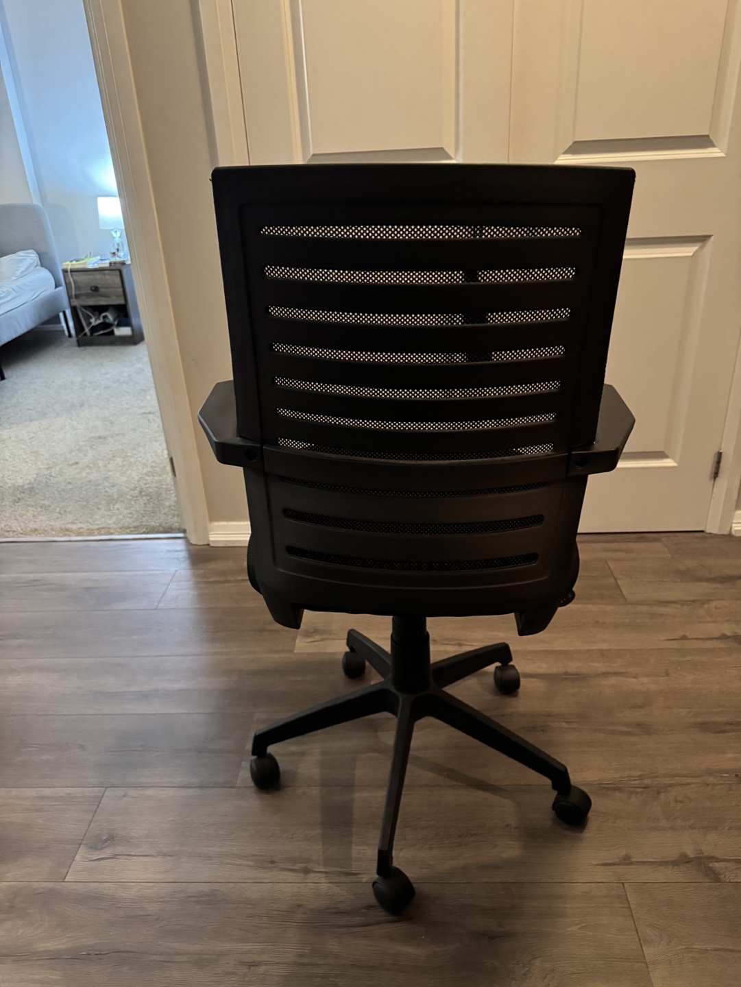Black Mesh Office Chair - photo 2