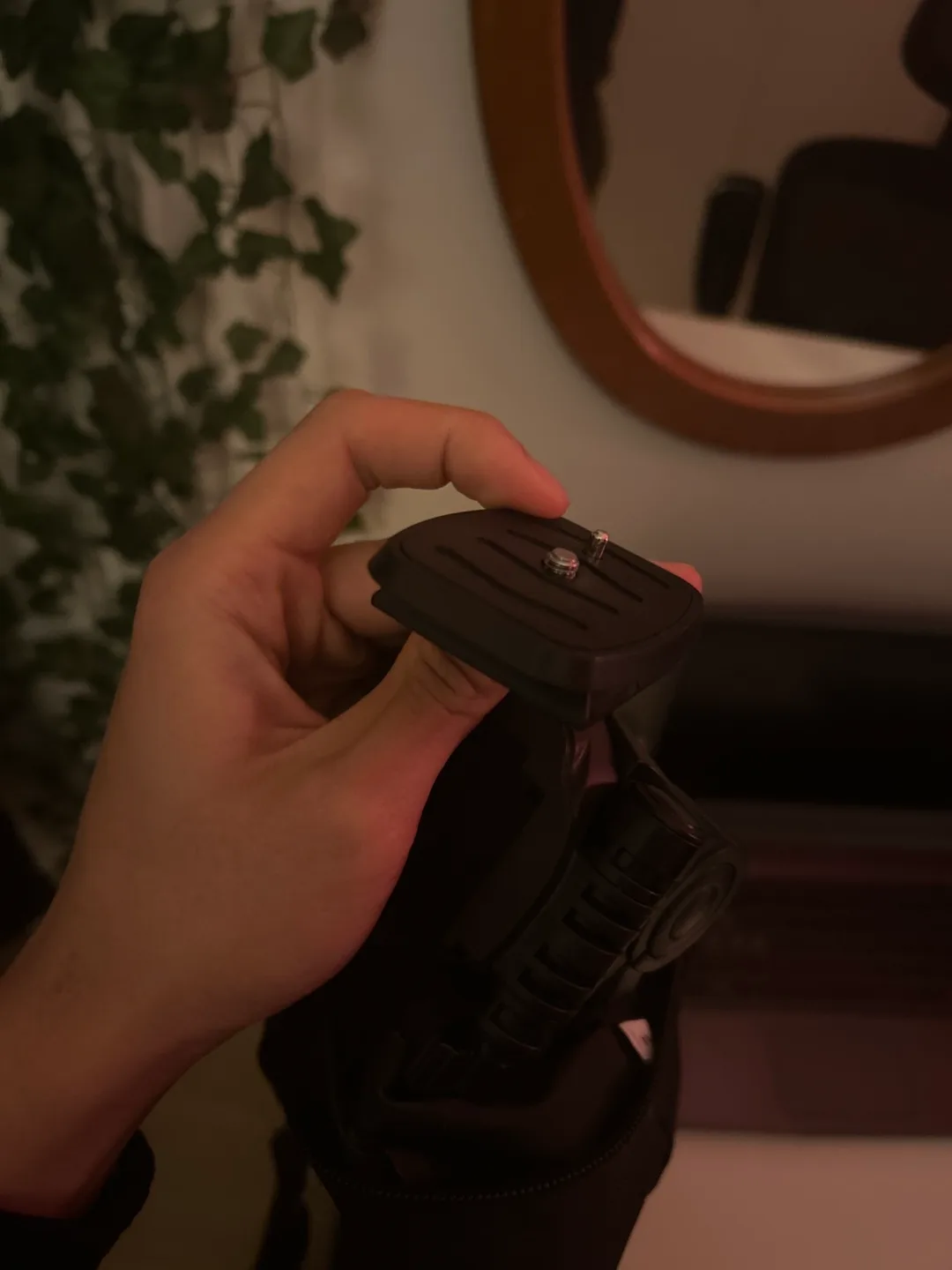 Adjustable Camera Tripod image indicator(2)