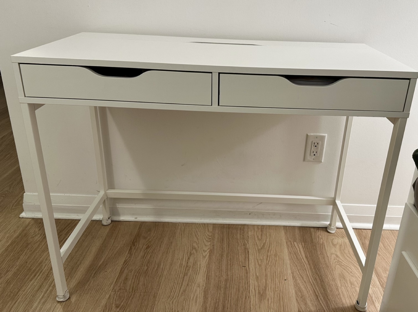 White Desk with Two Drawers - photo 4