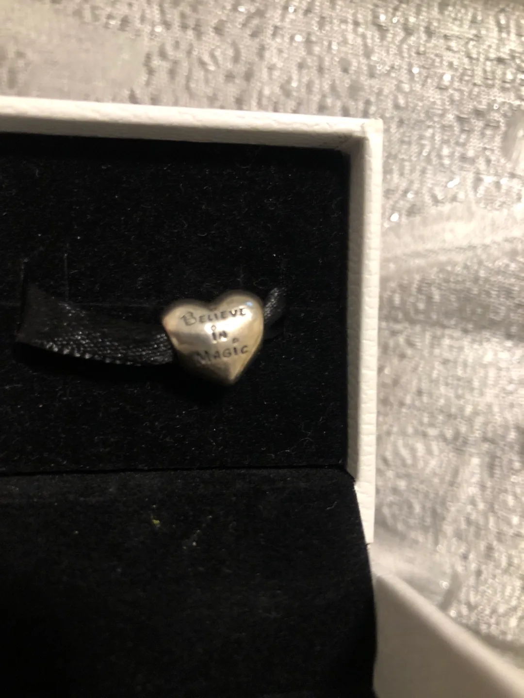 Pandora Mickey and Minnie Charm image indicator(3)