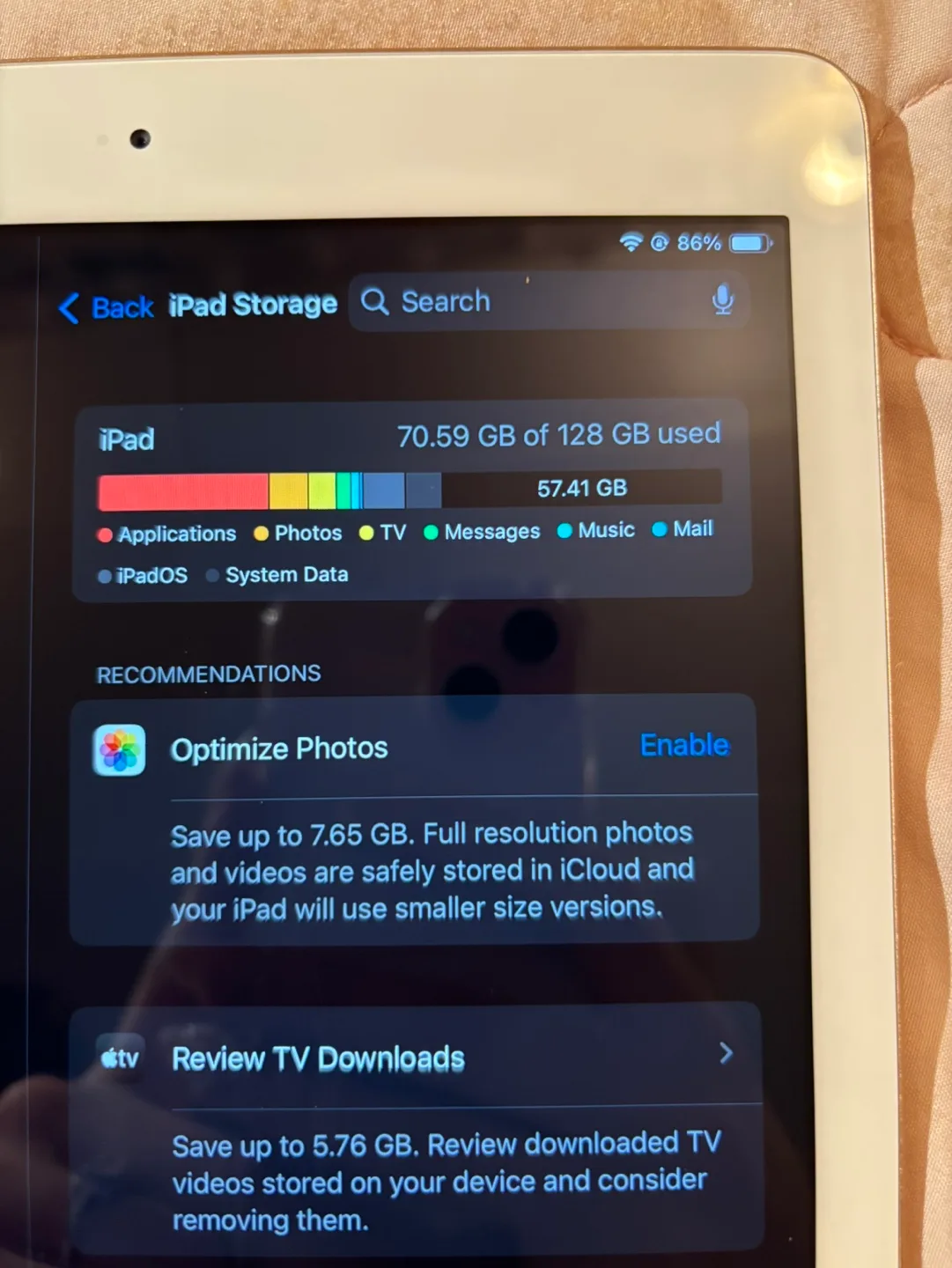 iPad 6th Gen 128GB image indicator(3)