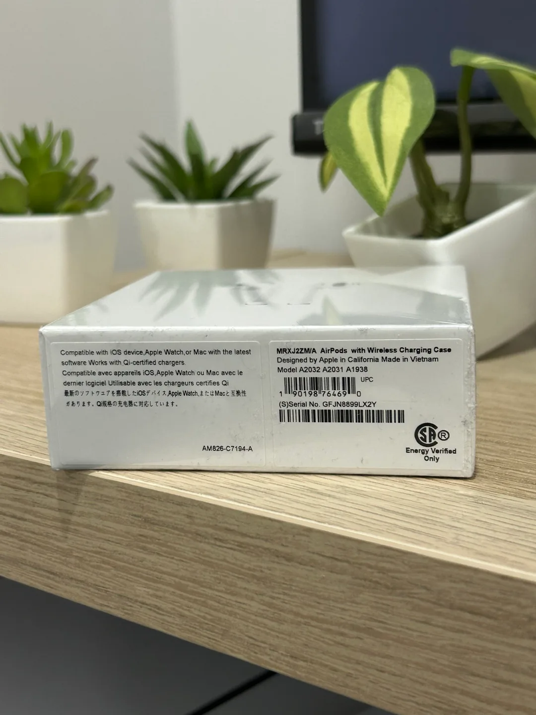 AirPods 2 with Wireless Charging Case New image indicator(4)