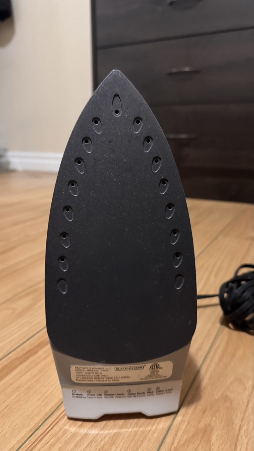 Black + Decker Iron - photo 2