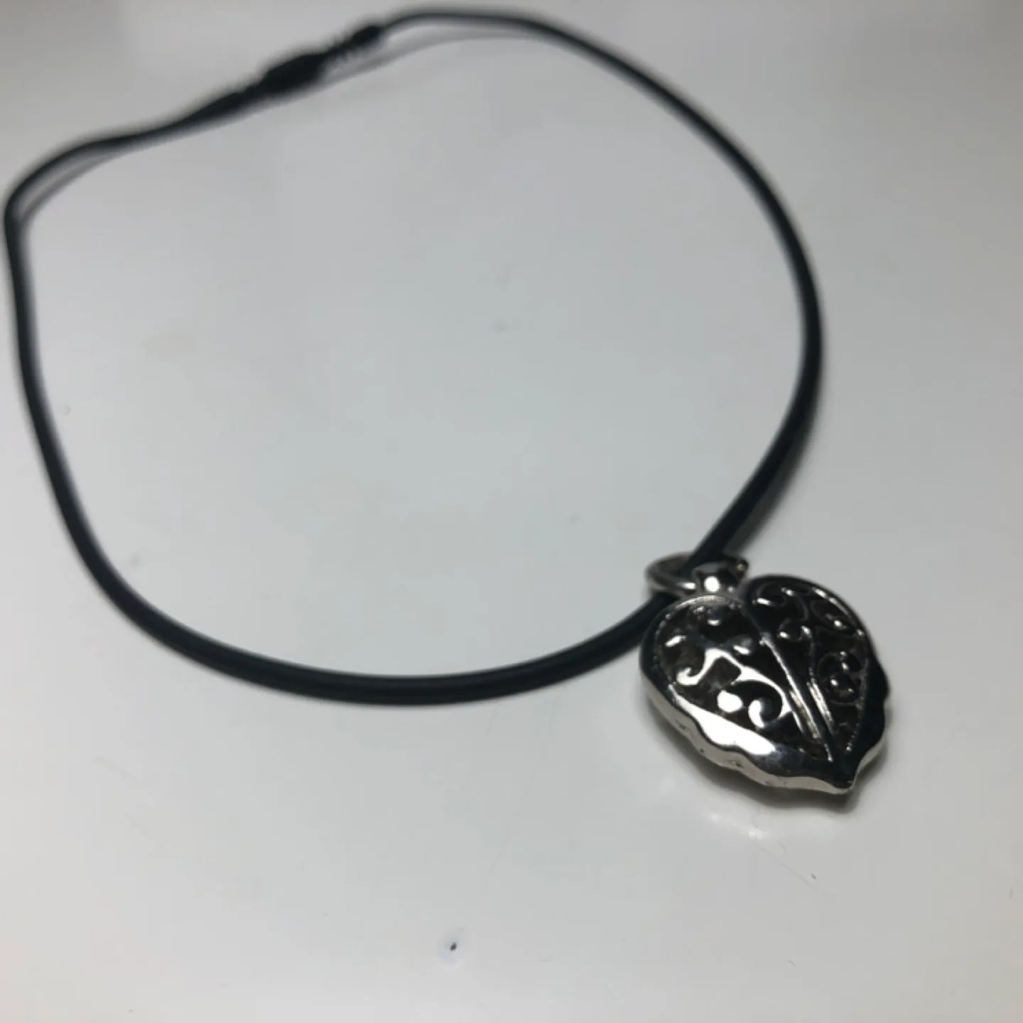 Silver Heart Locket necklace image indicator(2)