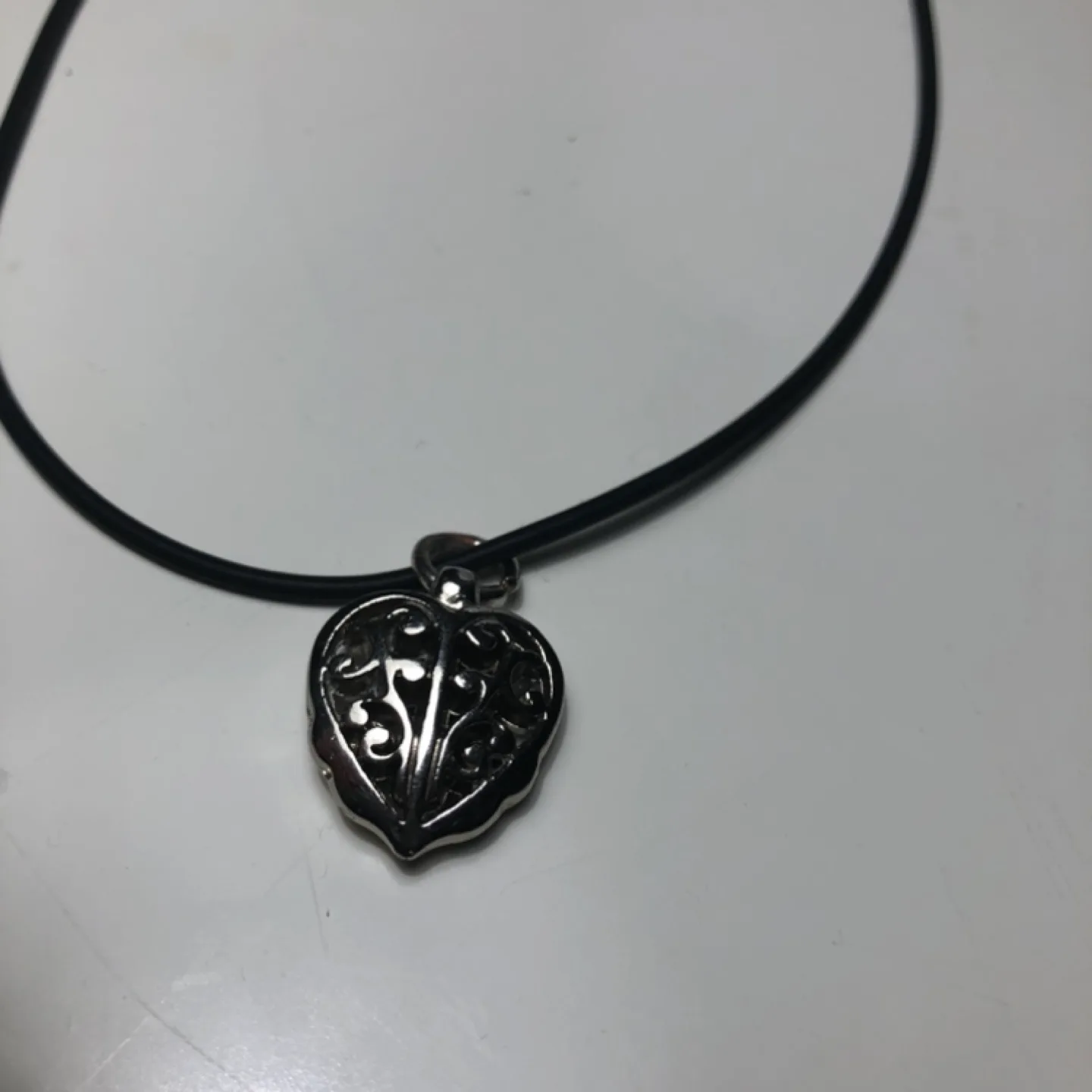 Silver Heart Locket necklace image indicator(3)