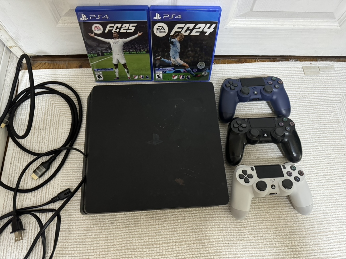 PS4 Slim Console