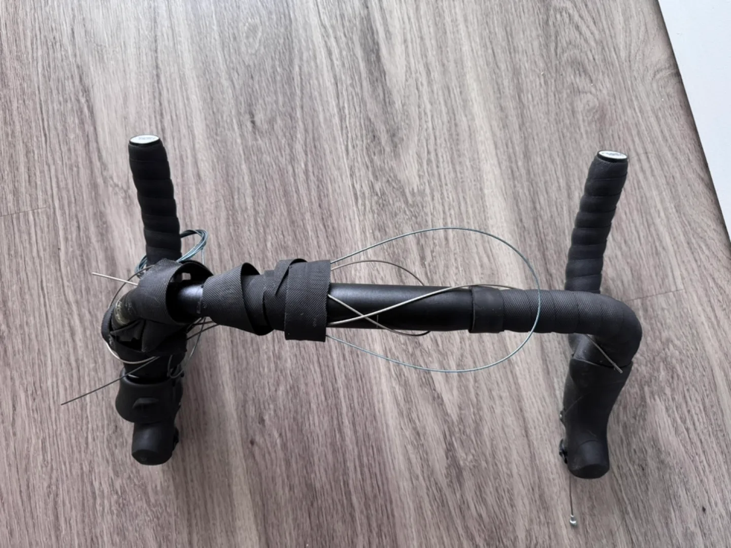 Shimano STI shifters, Garneau original handlebars and brakes image indicator(2)