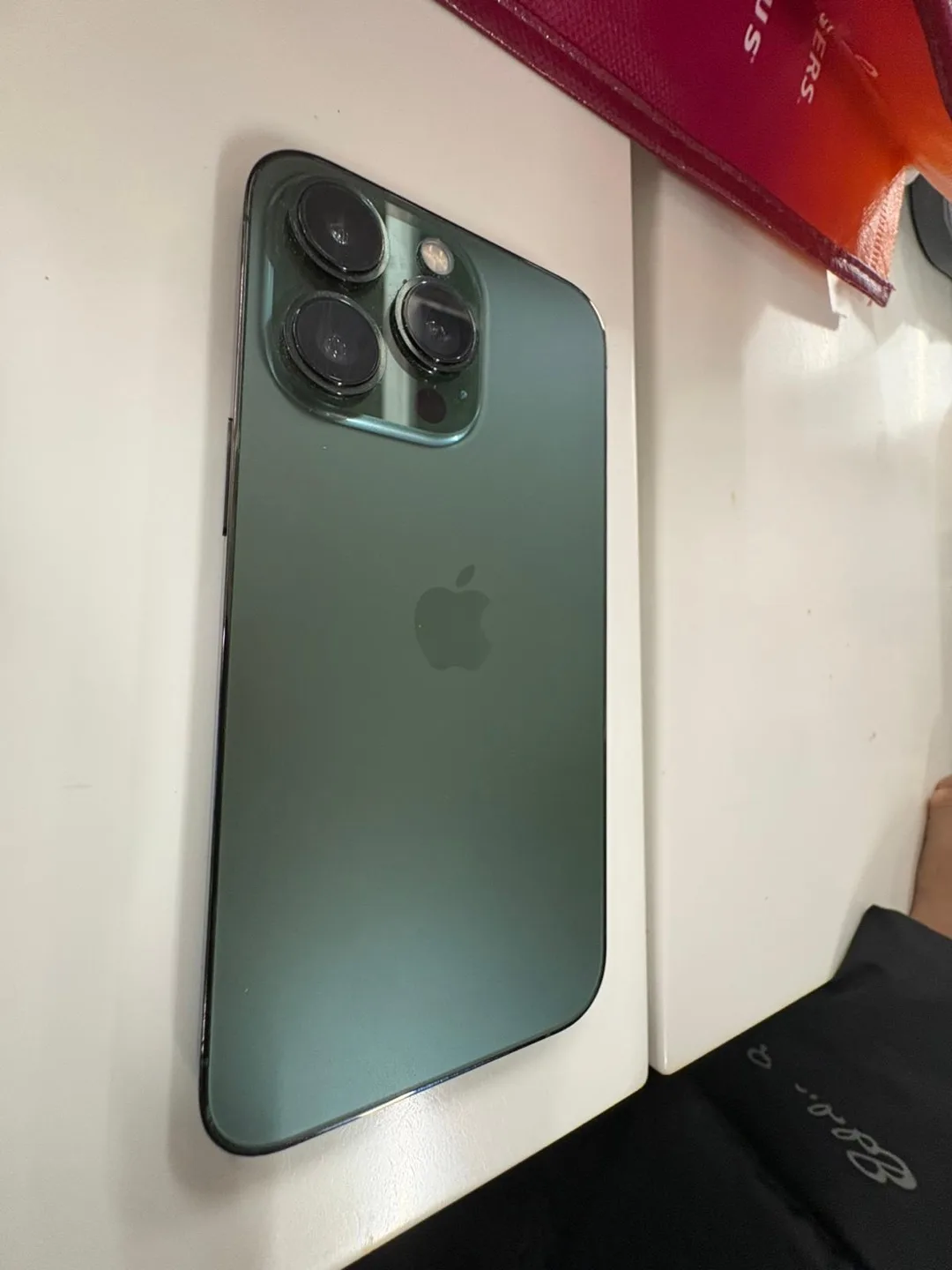 iPhone 13 Pro 256GB -Excellent Condition image indicator(4)