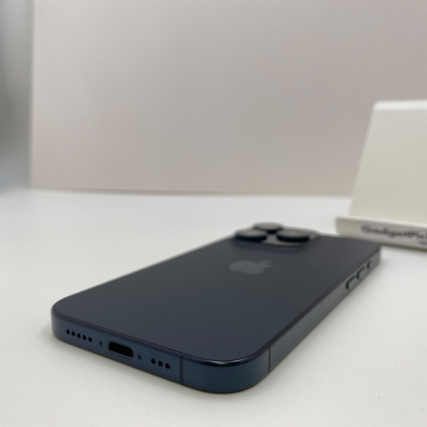 256GB iPhone 15 Pro - photo 3