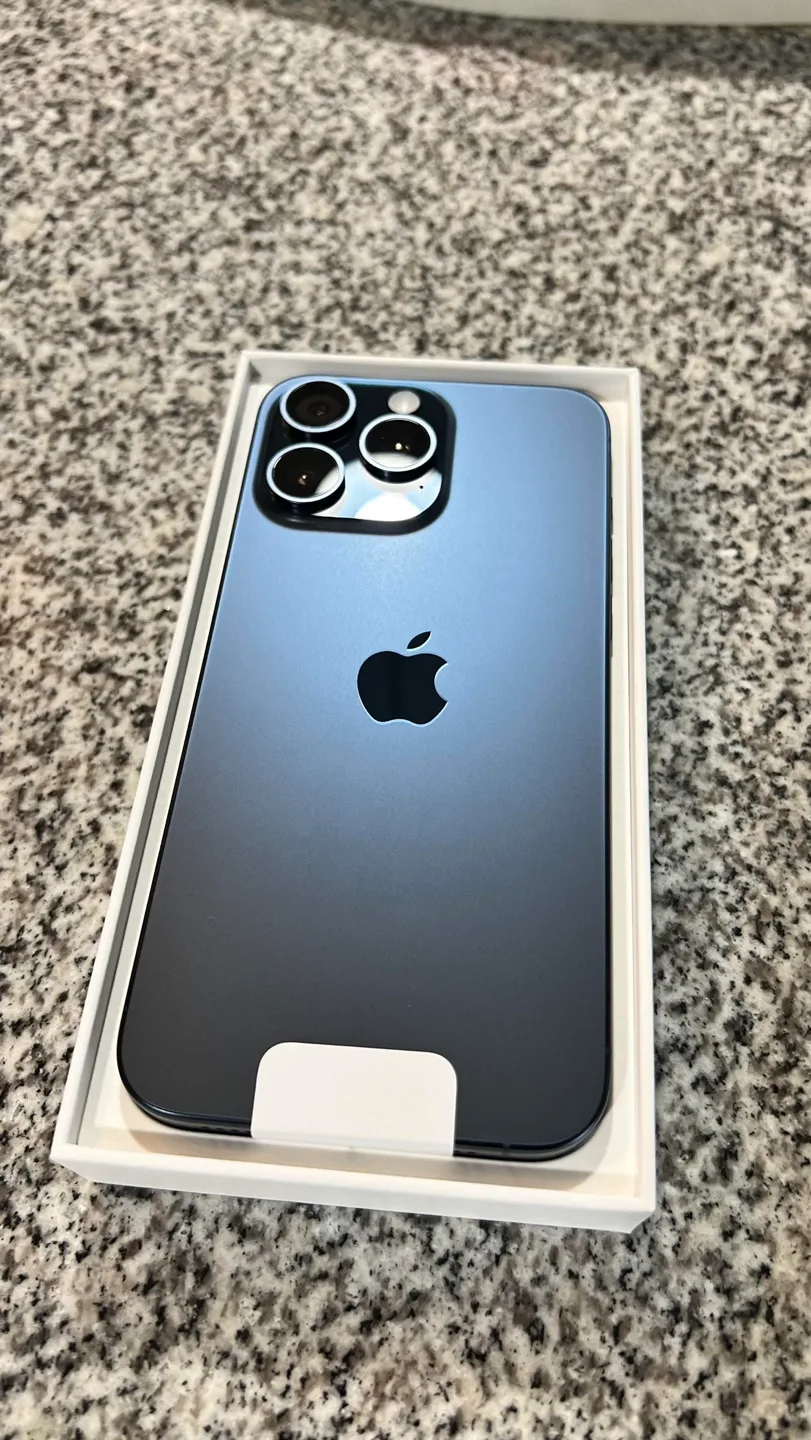 iPhone 15 Pro - 256GB - Sierra Blue thumbnail