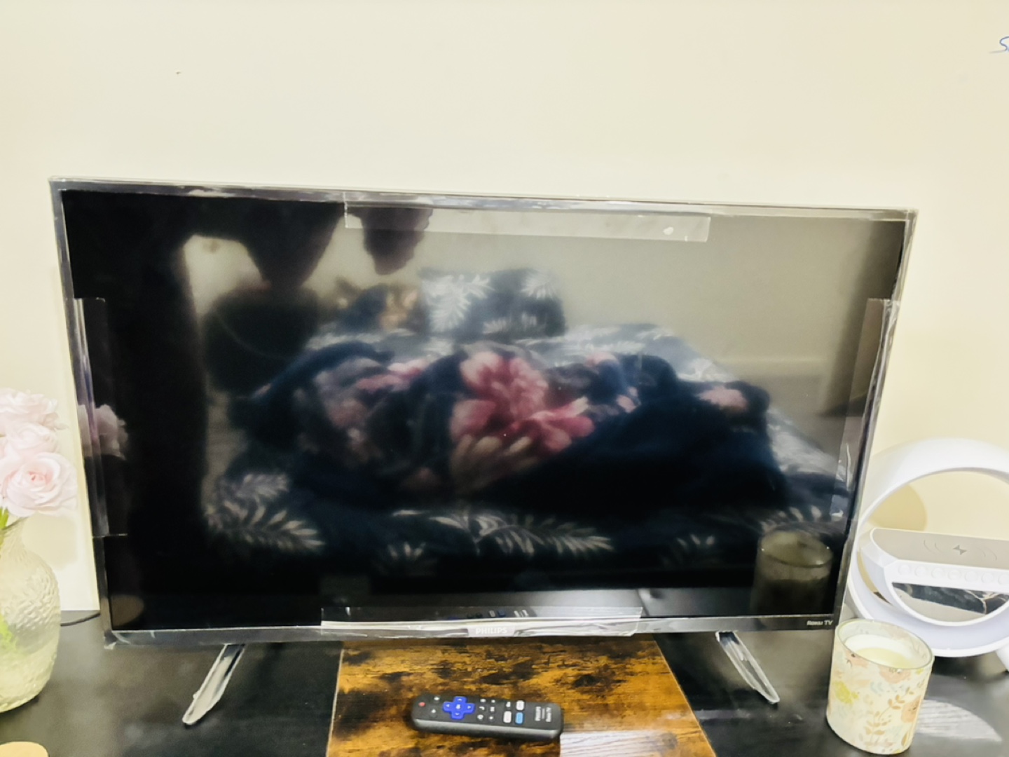 40 inch TV with remote