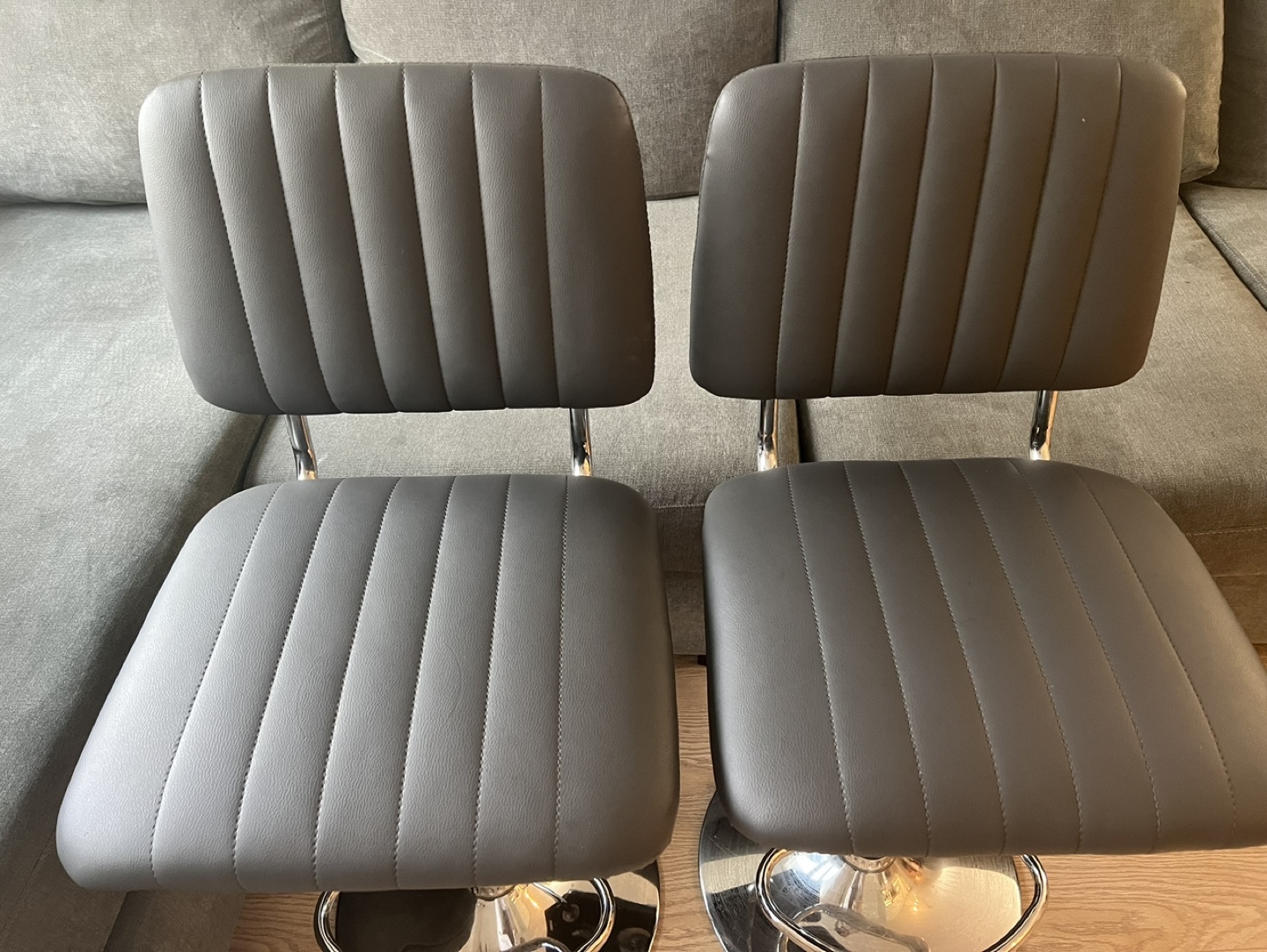 Pair of Bar Stools - photo 2