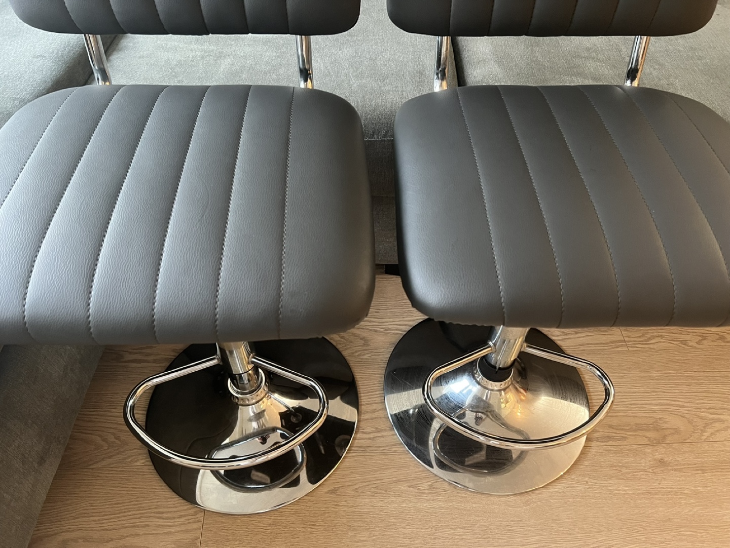 Pair of Bar Stools - photo 4