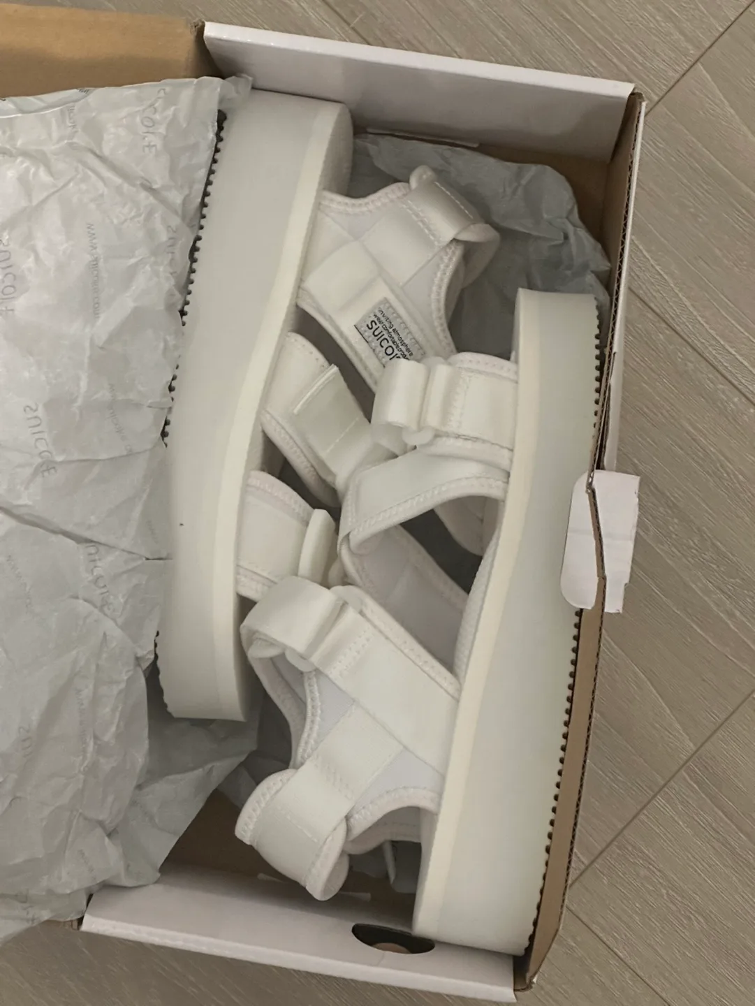 Brand new SUICOKE KISEE-PO size 7w thumbnail
