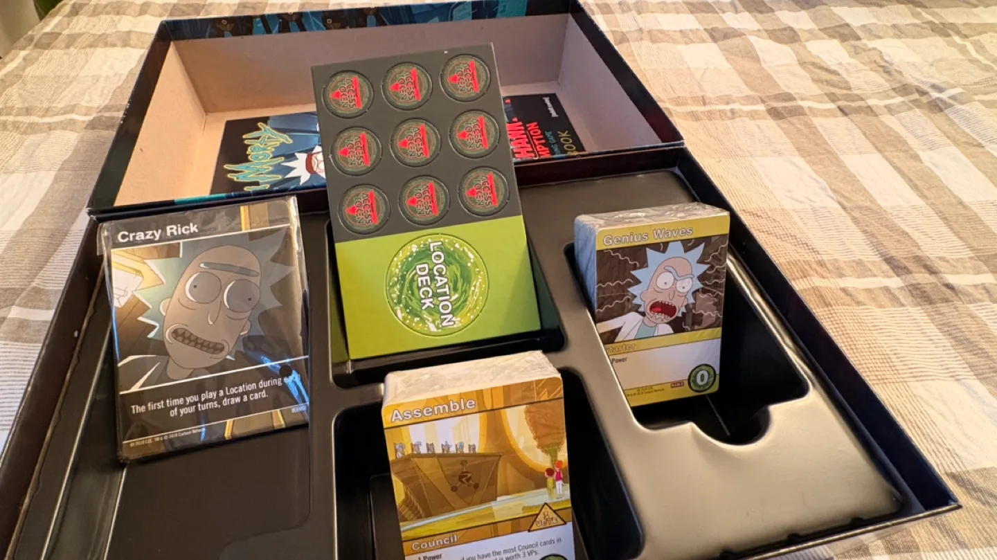 Rick and Morty: The Rickshank Rickdemption Deck-Building Game image indicator(3)