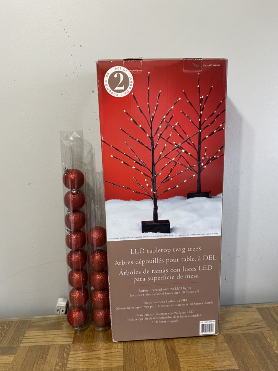 Free - Christmas balls and tree twigs