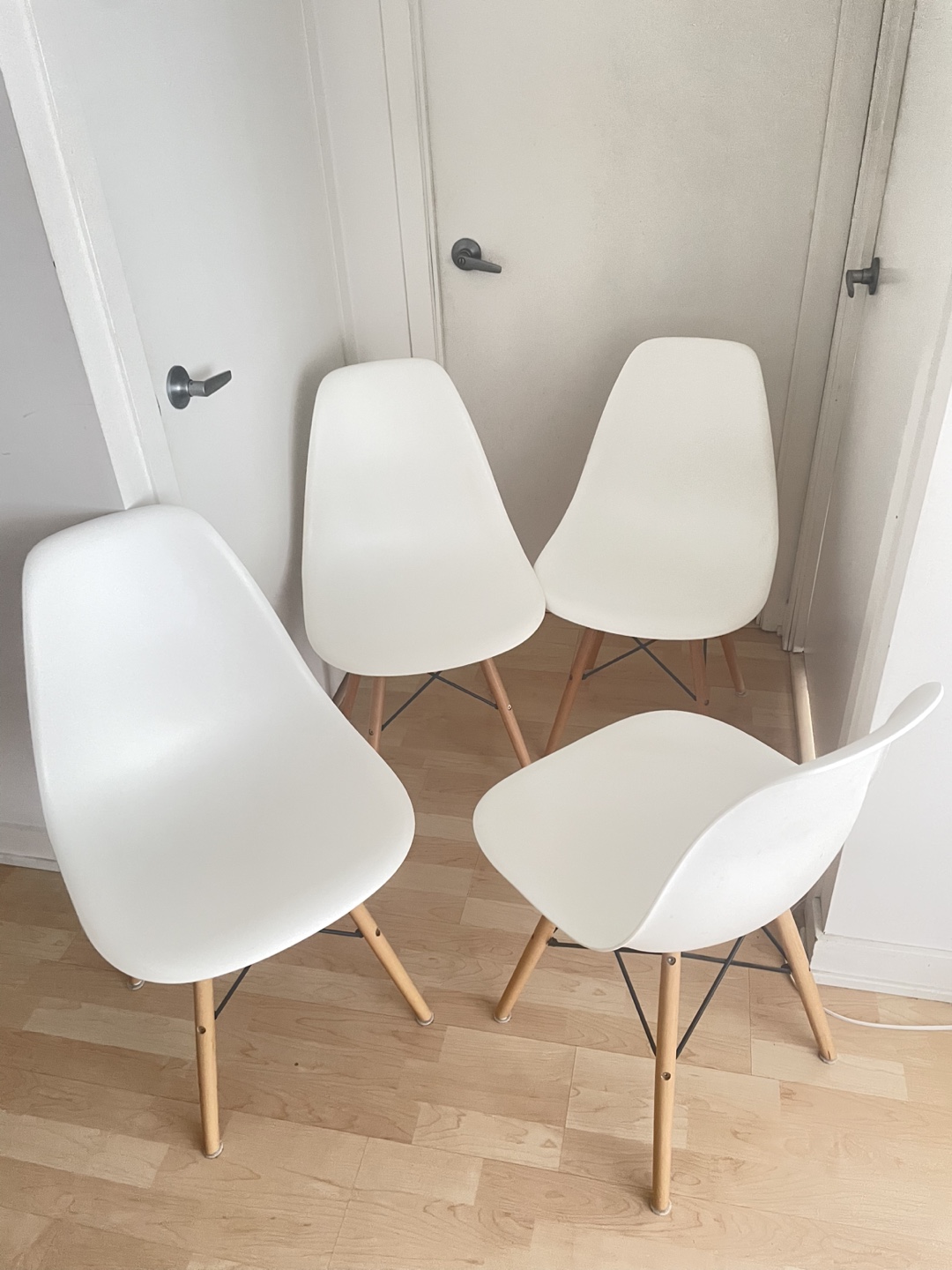 Set of 4 Eiffel Dining Chairs - photo 3