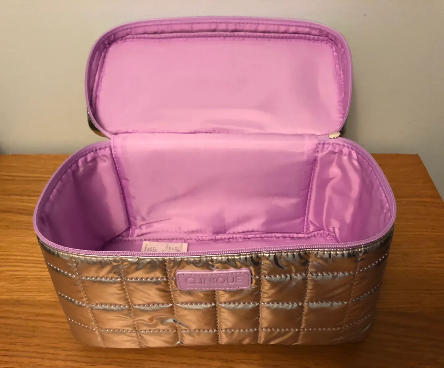 Clinique Makeup Bag image indicator(2)