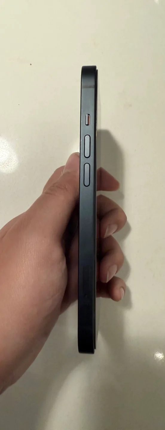 iPhone 13 128 GB image indicator(4)