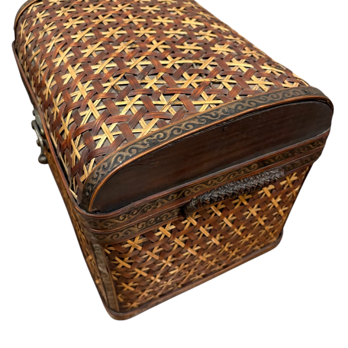 Vintage Wicker Chest 12”x10”x9” - photo 3