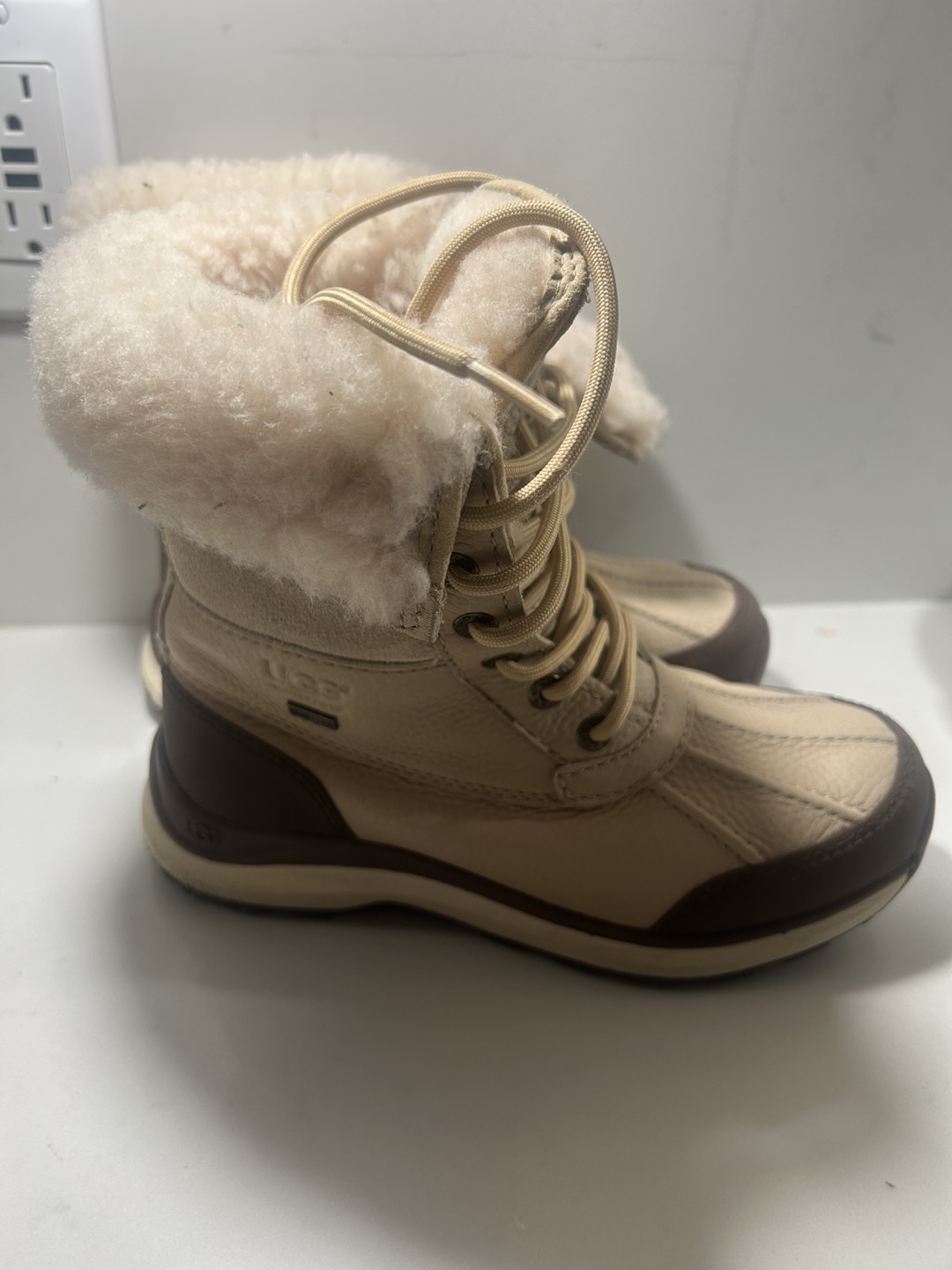 UGG kids Winter Boots Size 5