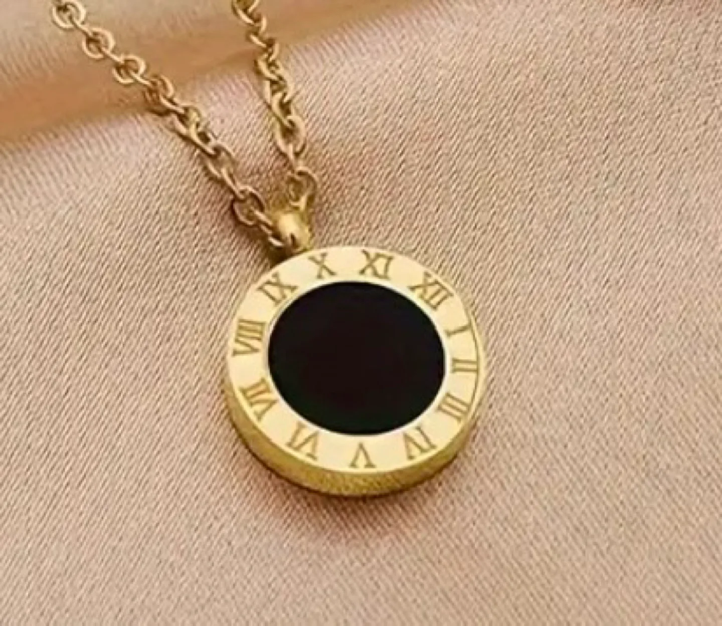 💥NEW💥18kGP Chain and reversible Onyx and mother of pearl image indicator(3)