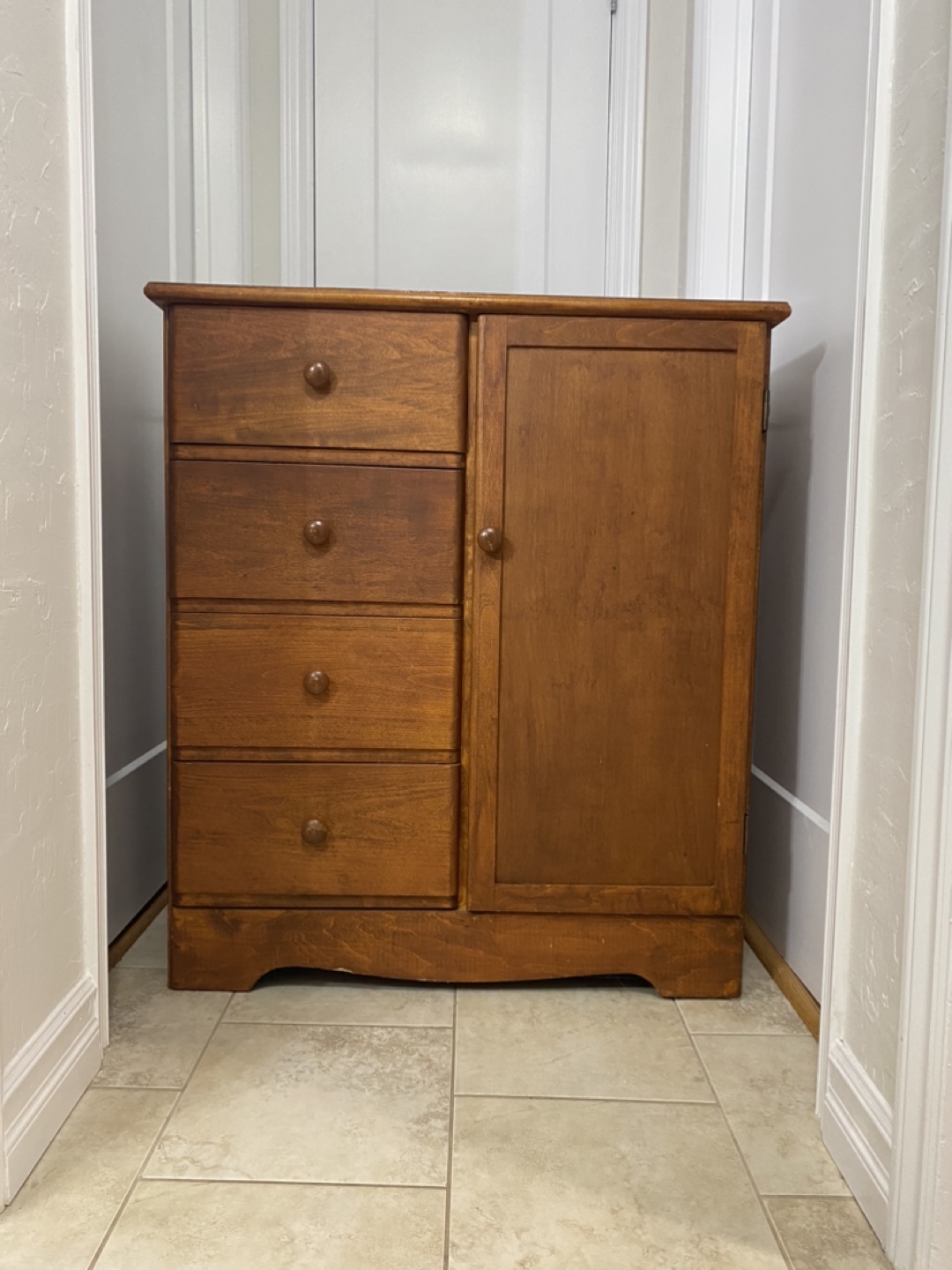 Dresser/Wardrobe