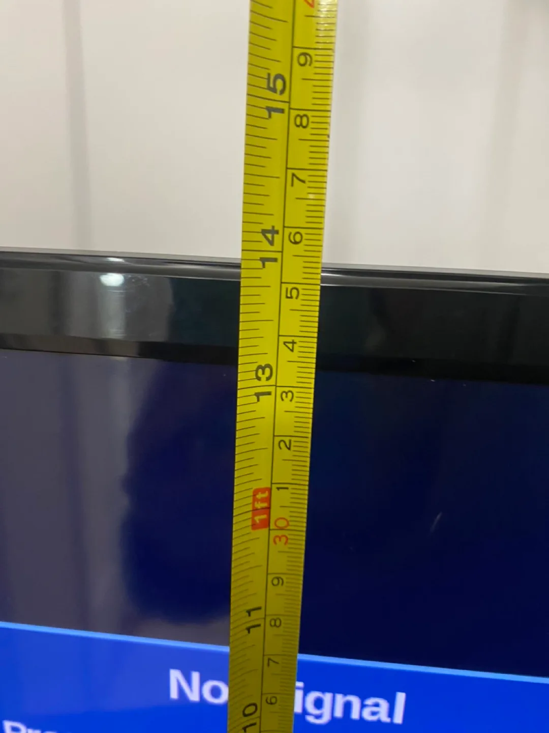 Insignia 24in LED TV #2 image indicator(3)