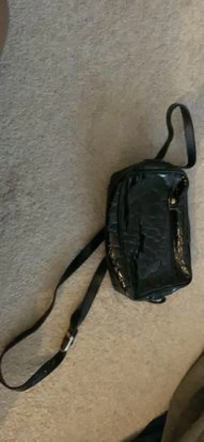 Black Leather Crossbody Bag image indicator(2)