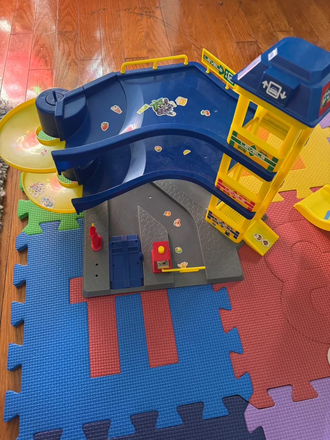 Playset with ramp and tower thumbnail