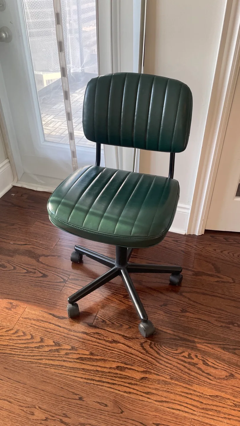 Green Office Chair thumbnail