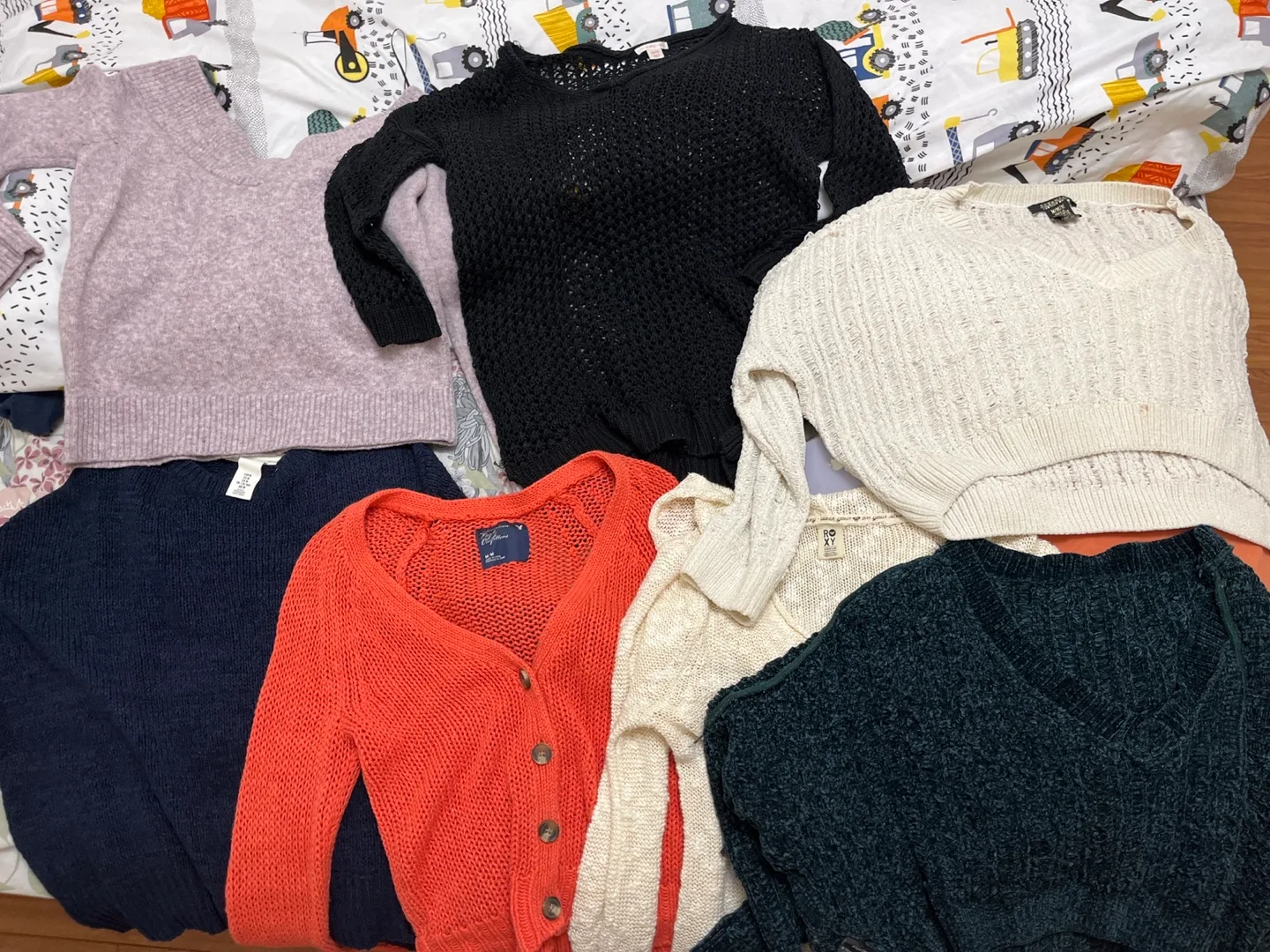 Bundle 6 sweaters size S & M thumbnail