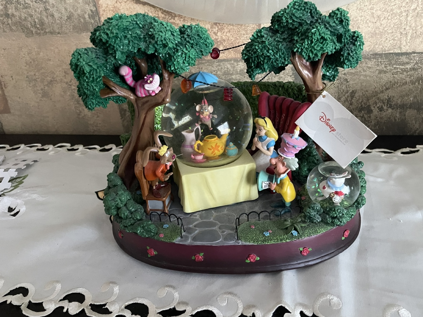 Alice in Wonderland Musical Snowglobe - photo 4