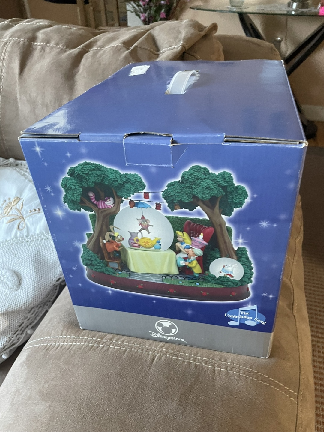 Alice in Wonderland Musical Snowglobe - photo 2