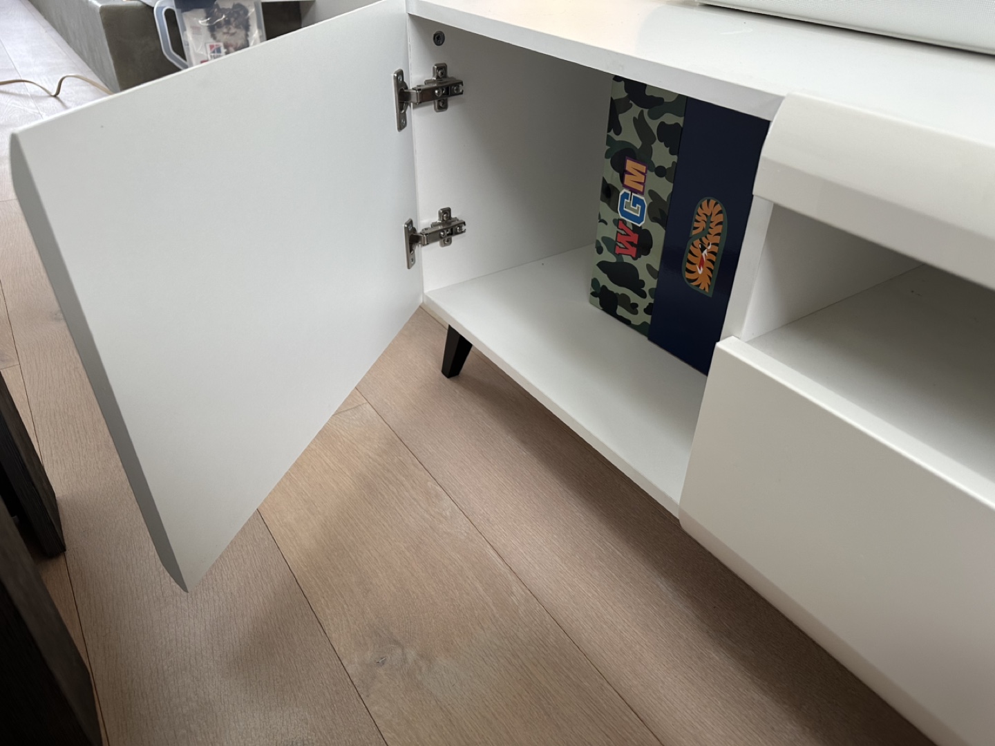 White Entertainment Unit with Black Legs - photo 4